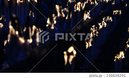 たくさんのロウソク 130838291