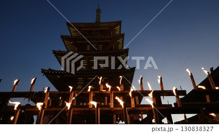 たくさんのロウソク 130838327