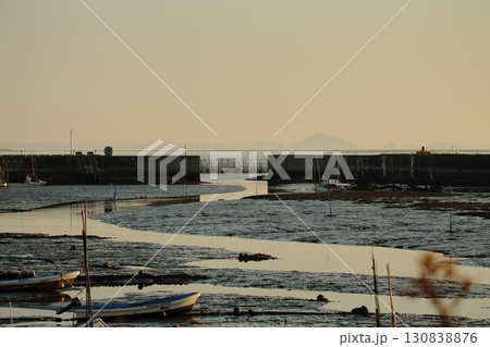 荒尾市　有明海　海岸　元旦の夕暮れ、 130838876