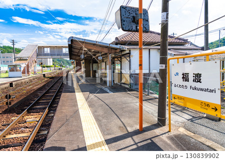 JR津山線　福渡駅　改修前の駅舎の初秋の風景7　岡山県岡山市北区 130839902