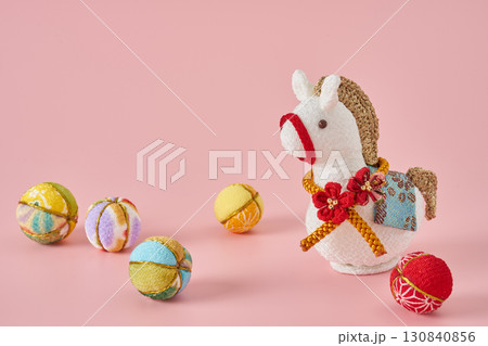 お正月　午年イメージ 130840856