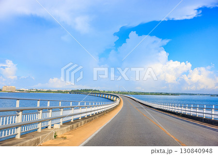 宮古島 伊良部大橋のドライブ（9月） 130840948