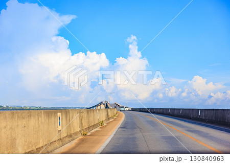 宮古島 伊良部大橋のドライブ（9月） 130840963