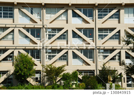 学校校舎の耐震補強_02 130843915