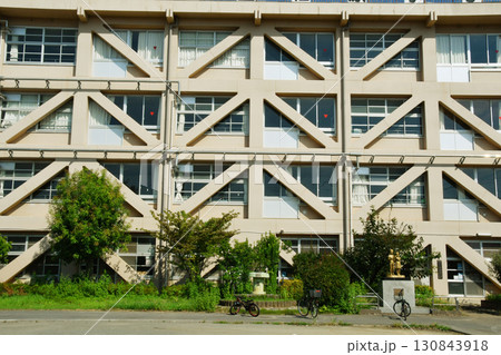 学校校舎の耐震補強_04 130843918