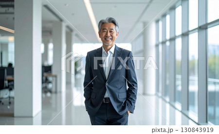 ビジネスマン　ビジネスシーン 130843919