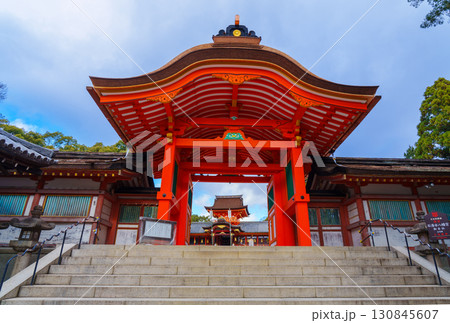 石清水八幡宮の楼門 130845607