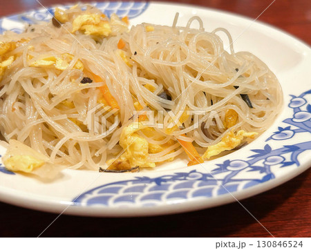 おつまみの焼きビーフン 130846524