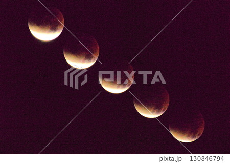 満月と皆既月食(2025.9.8撮影) 満月と皆既月食(2025.9.8撮影) 130846794