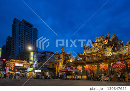 饒河街観光夜市と松山慈祐宮 130847633
