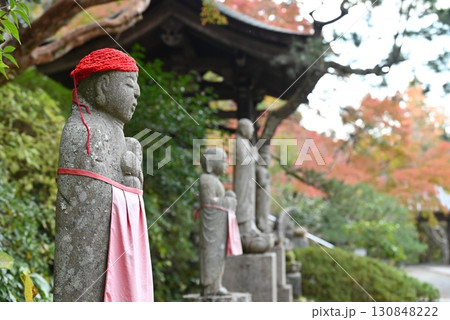 11月、大阪河内長野市の延命寺の地蔵様 130848222