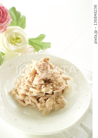 ツナ缶 130848236