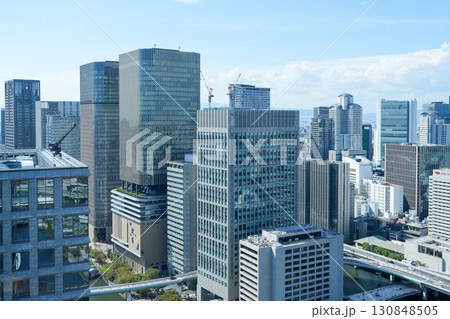 淀屋橋の高層ビルから望む御堂筋、中之島周辺(2025年9月日中撮影) 淀屋橋の高層ビルから望む御堂筋、中之島周辺(2025年9月日中撮影) 130848505