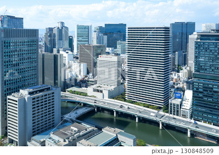 淀屋橋の高層ビルから望む御堂筋、中之島周辺（2025年9月日中撮影） 130848509