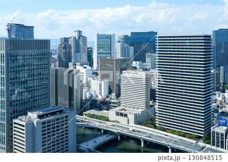 淀屋橋の高層ビルから望む御堂筋、中之島周辺（2025年9月日中撮影） 130848515