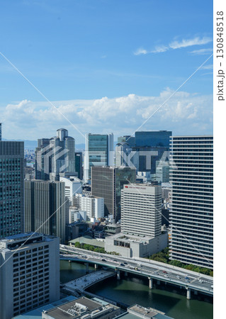 淀屋橋の高層ビルから望む御堂筋、中之島周辺（2025年9月日中撮影） 130848518