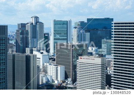 淀屋橋の高層ビルから望む御堂筋、中之島周辺(2025年9月日中撮影) 淀屋橋の高層ビルから望む御堂筋、中之島周辺(2025年9月日中撮影) 130848520