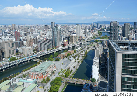 淀屋橋の高層ビルから望む御堂筋、中之島周辺（2025年9月日中撮影） 130848533