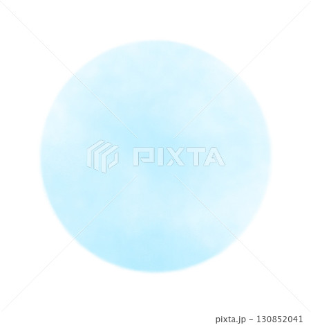 水彩手書き風の水色ブルー丸いイラスト素材　縁ボカシ　シンプルなフレーム枠　白背景　png透明 130852041