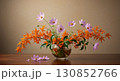 コスモスとキンモクセイ、秋の落ち葉の夢のハーモニー_H 130852766