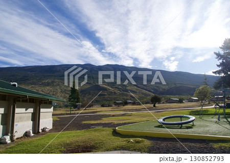 朝のマウナ・ケア州立公園と山の風景 130852793