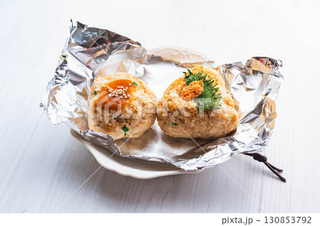 オートミール米化の焼おにぎり オートミール米化の焼おにぎり 130853792