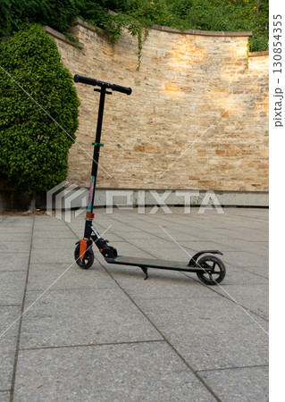 Single children's scooter 130854355