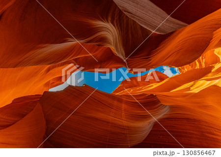 アメリカ アリゾナ州のロウワーアンテロープキャニオンの風景 グランドキャニオン グランドサークル アメリカ アリゾナ州のロウワーアンテロープキャニオンの風景 グランドキャニオン グランドサークル 130856467