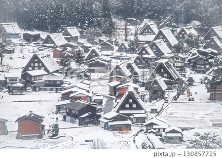 城山天守閣展望台から見た白川郷(岐阜) 城山天守閣展望台から見た白川郷(岐阜) 130857715