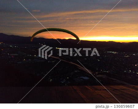 夕闇テイクオフ 130859607