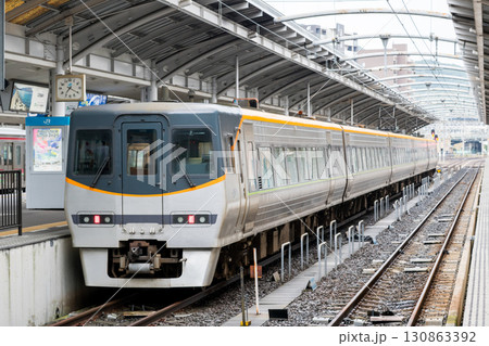 【予讃線】高松駅で待機する特急いしづち 【予讃線】高松駅で待機する特急いしづち 130863392
