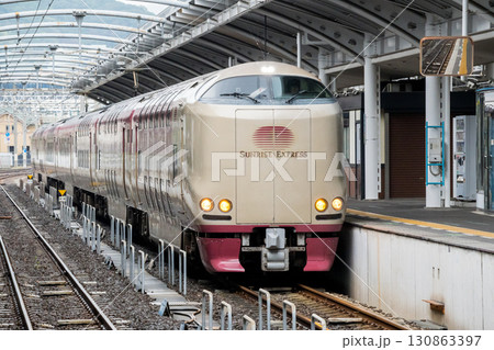 【瀬戸大橋線】高松駅に到着するサンライズ瀬戸 130863397