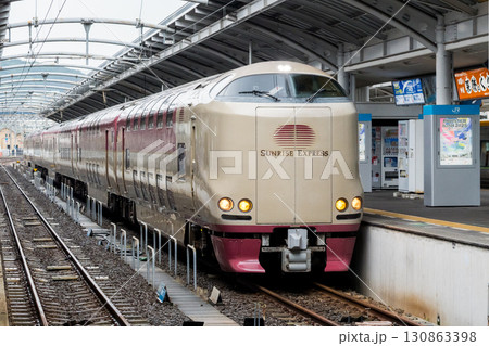 【瀬戸大橋線】高松駅に到着するサンライズ瀬戸 130863398