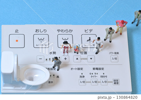 トイレ イベント 観光客オーバーツーリズムイメージ トイレ イベント 観光客オーバーツーリズムイメージ 130864820