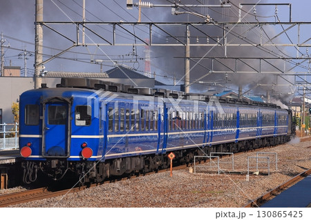 黒煙を纏って走り去るD51-498号機牽引のSLみなかみ号_2010/11/28撮影 130865425