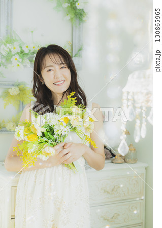 可愛い40代女性  130865965