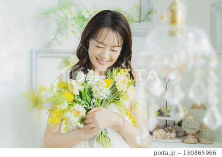 可愛い40代女性  130865966