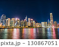 香港　夜のビクトリア・ハーバー（香港島側） 130867051