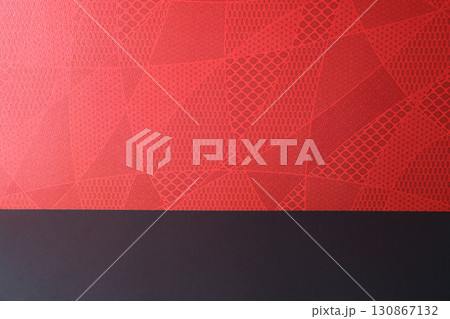 和柄の赤い壁と黒い地面 和柄の赤い壁と黒い地面 130867132