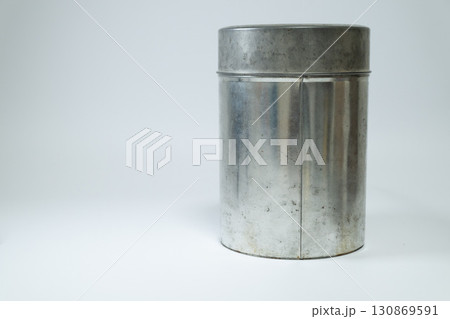 無地の金属キャニスター缶 130869591