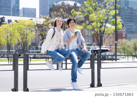 インバウンド 東京の街を散策する外国人 インバウンド 東京の街を散策する外国人 130871863