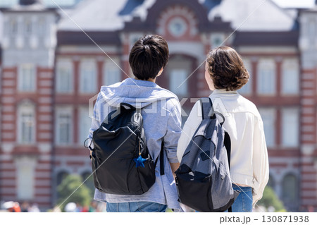 インバウンド　東京の街を散策する外国人 130871938