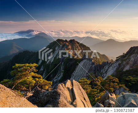 冬の北アルプス 山並み イラスト 冬の北アルプス 山並み イラスト 130872387