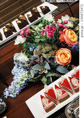 カラフルなケーキ　スイーツビッフェの画像 130873472