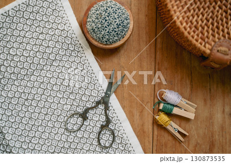 日本の伝統工芸・刺し子の手仕事 130873535