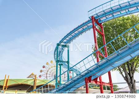 快晴の遊園地（イメージ） 130874980