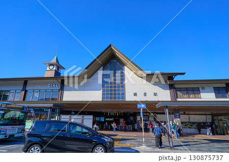 神奈川県鎌倉市のJR鎌倉駅東口駅前 130875737
