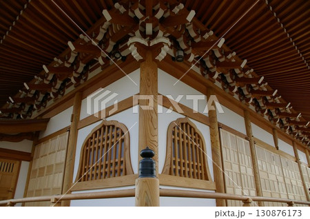 日本の伝統的社寺軒桁を支える和様建築斗キョウと組物2 130876173