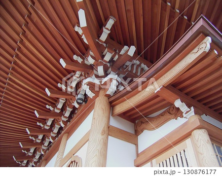 日本の伝統的社寺軒桁を支える和様建築斗キョウと組物5 日本の伝統的社寺軒桁を支える和様建築斗キョウと組物5 130876177