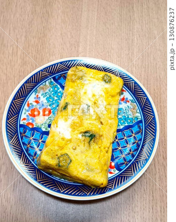 オクラ入りの厚焼き玉子 オクラ入りの厚焼き玉子 130876237